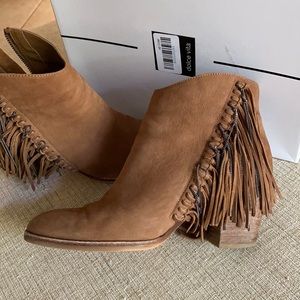 Dolce Vita Juneau Bootie  - Teak Nubuk Sz8